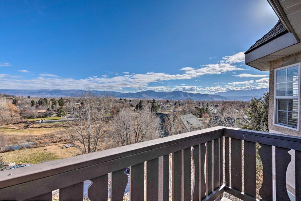Large, Cozy Midway Studio With Mountain Views! 외부 사진